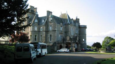 A view of SYHA Loch Lomond building.
