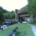 Rochdale_canal_railway_viaduct